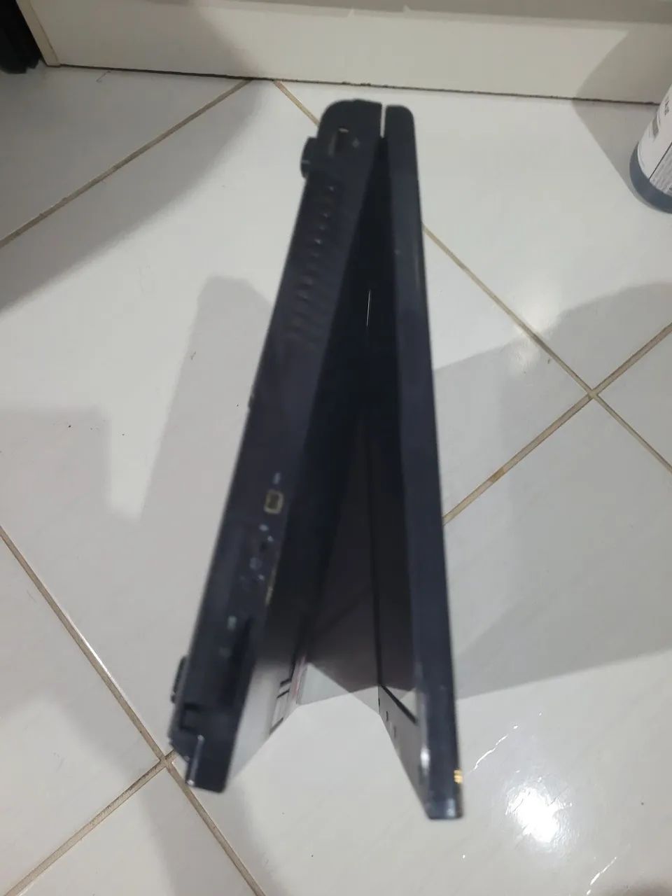 Notebook dell vostro 1310 4gb hd240 funcionando ok colecao com carregador sem bateria - Foto 4
