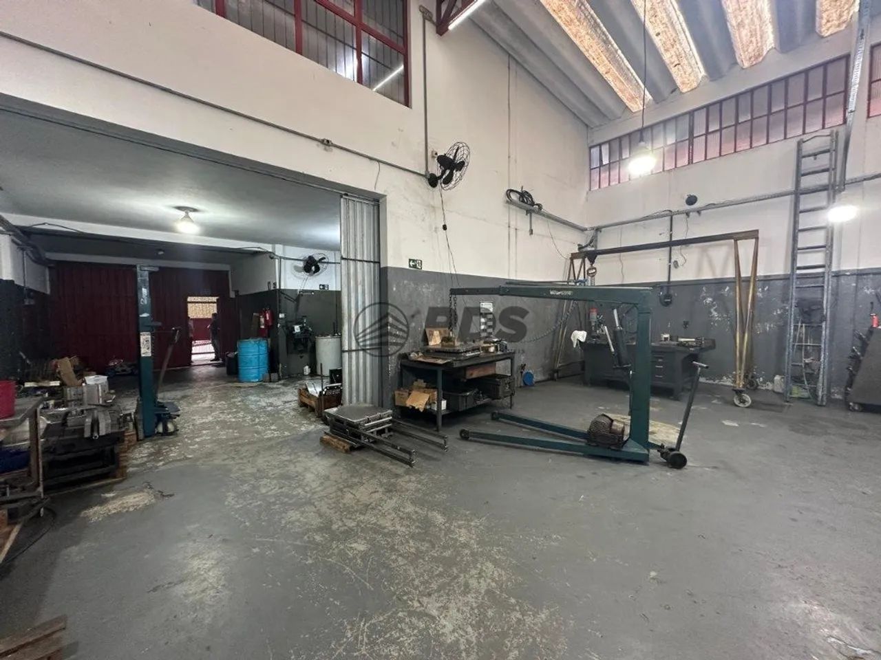 GALPÃO INDUSTRIAL COM RENDA