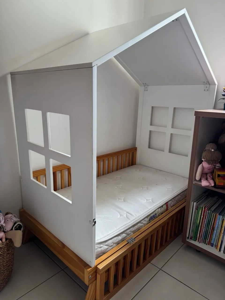 Cama infantil sem nova com colchão e grade - Foto 3