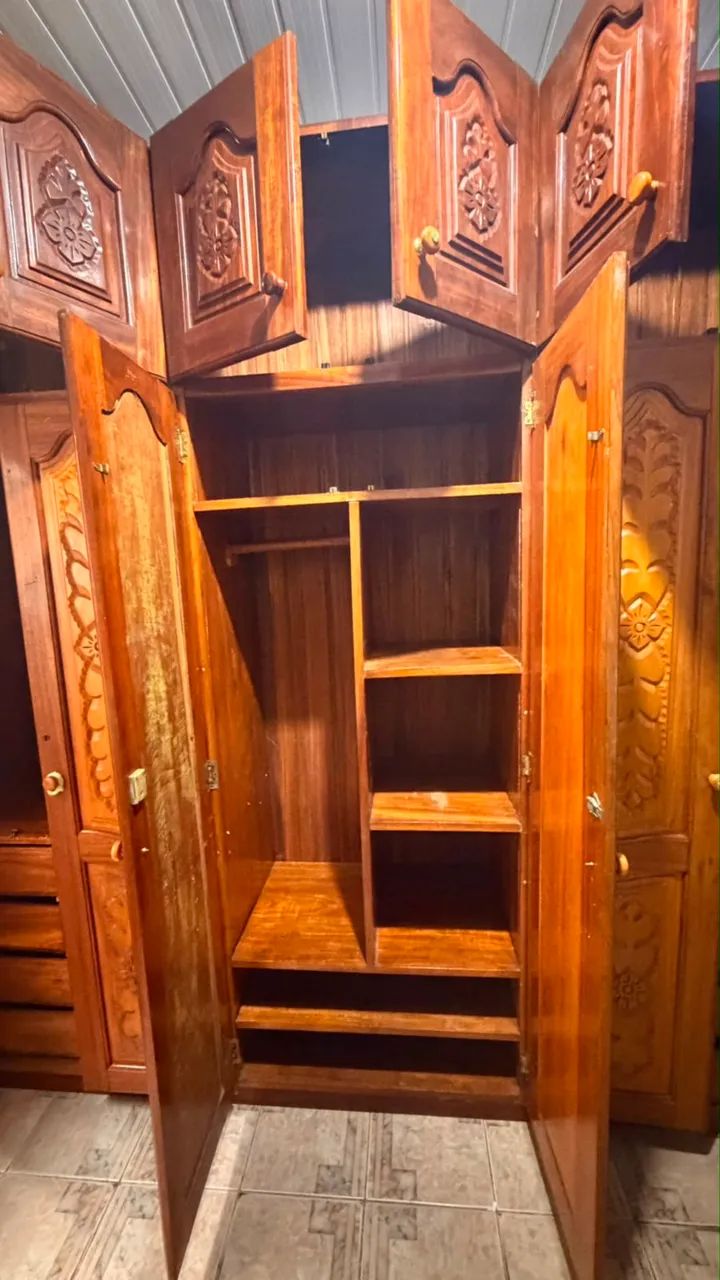 GUARDA ROUPA DE MADEIRA DE LEI  - Foto 4