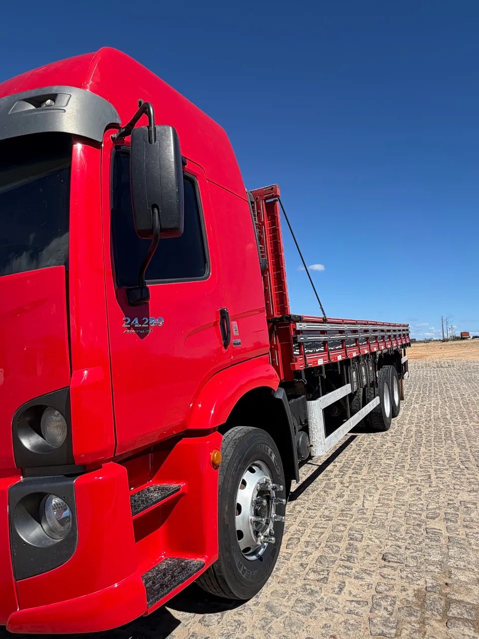 Volkswagen 24-280 6x2 - Foto 5