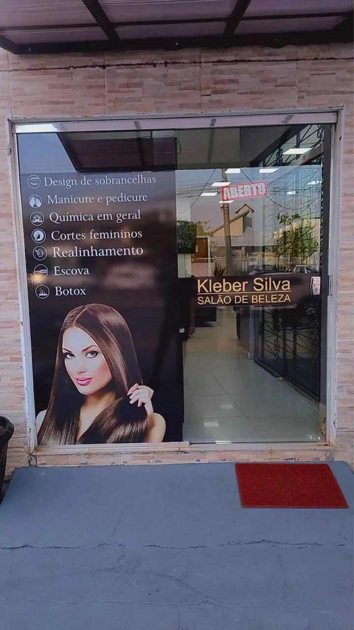 Precisa-se urgente de manicure e cabeleireiro  - Foto 2