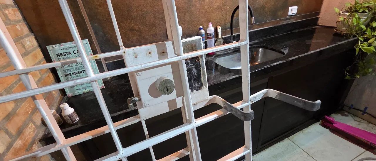 Vendo duas Grades 1,85 X 2,15 - Foto 5