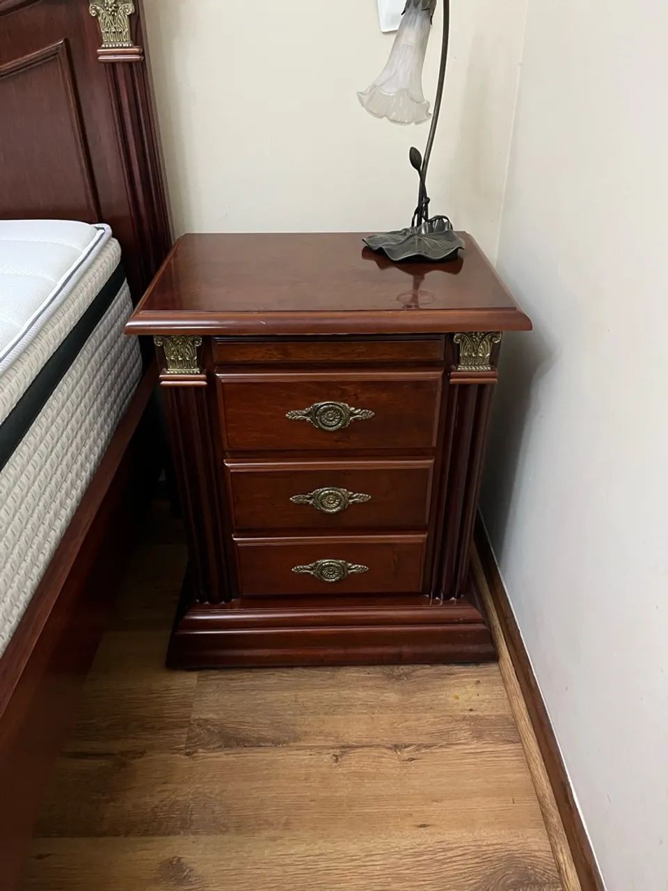 Conjunto cama e mesa de cabeceira  - Foto 3