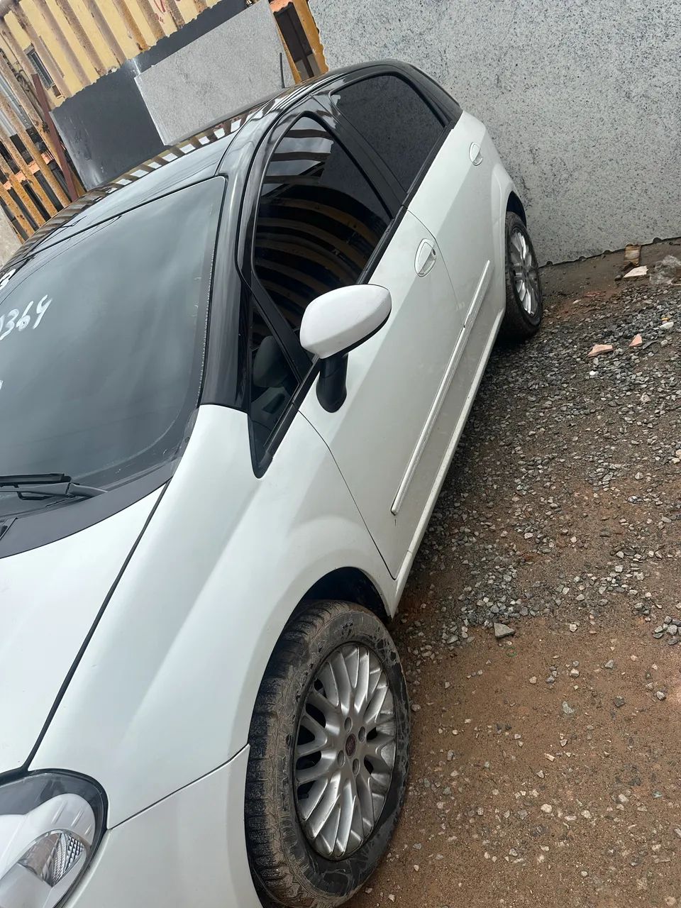 Fiat Punto ESSENCE 1.6 FLEX 16V 5P 2013
