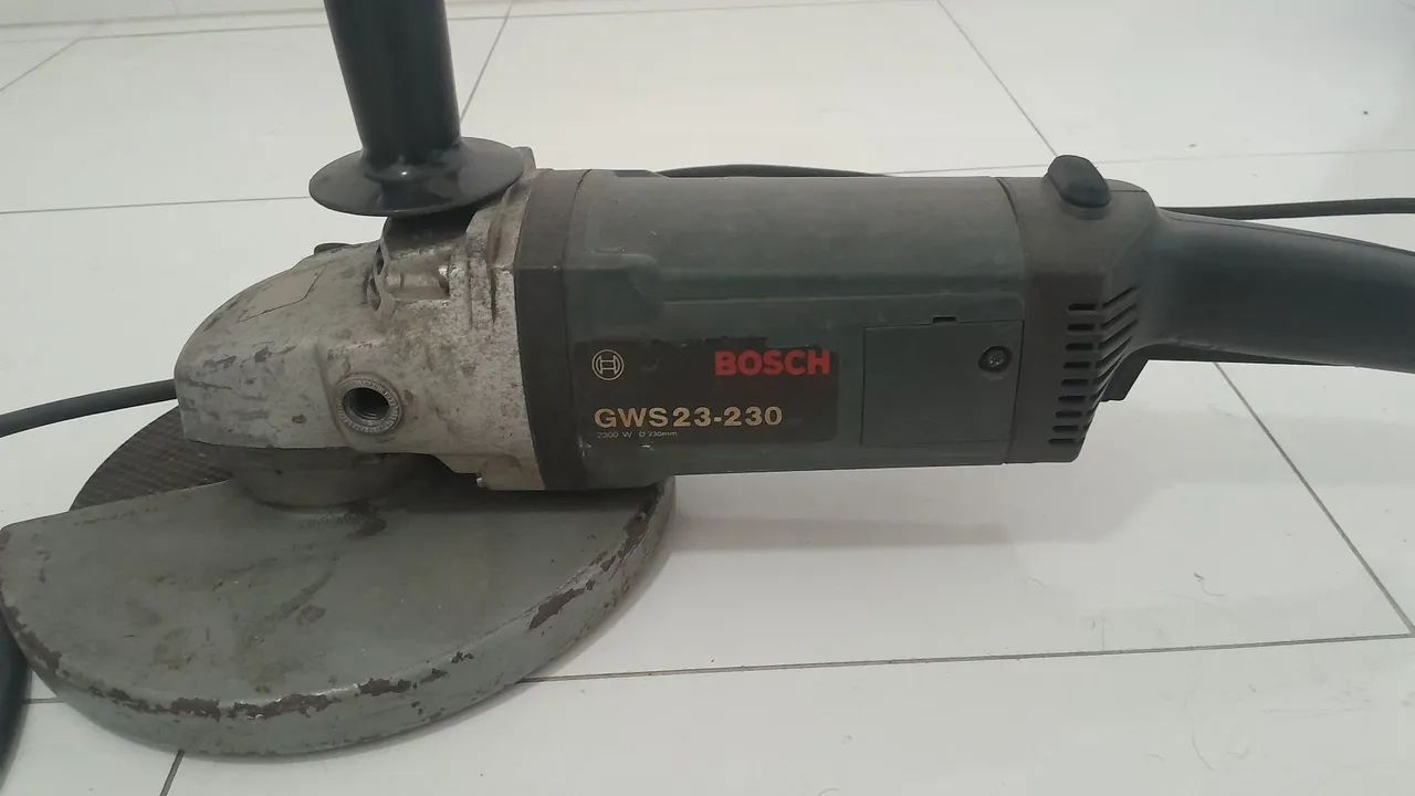 Esmerilhadeira Angular de 9 Polegadas (230 mm) da Bosch, modelo profissional GWS 23-230.