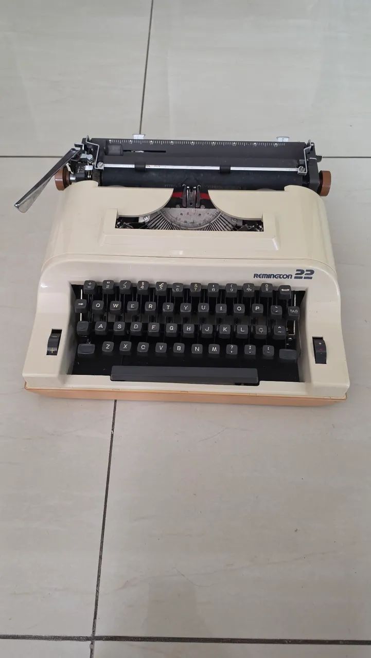 Máquina de Escrever Antiga 