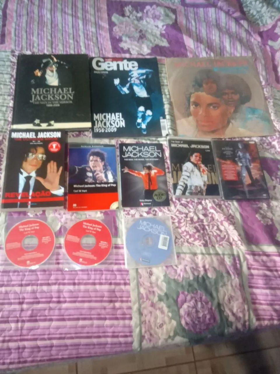 Vendo coleção do Michael Jackson - CDs, DVDs etc - Ceilândia Sul