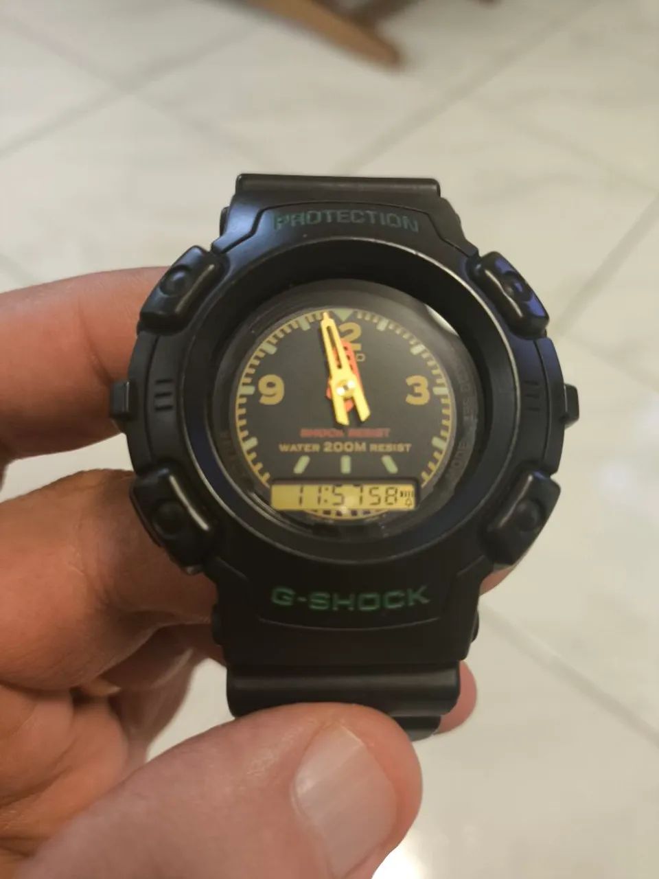 Relógio Casio G Shock AW-560