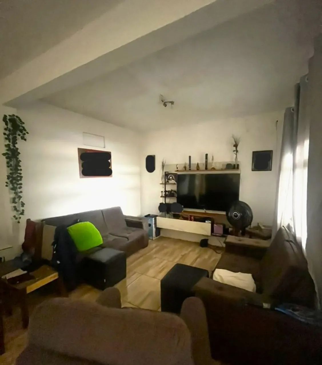 Casa grande e de esquina