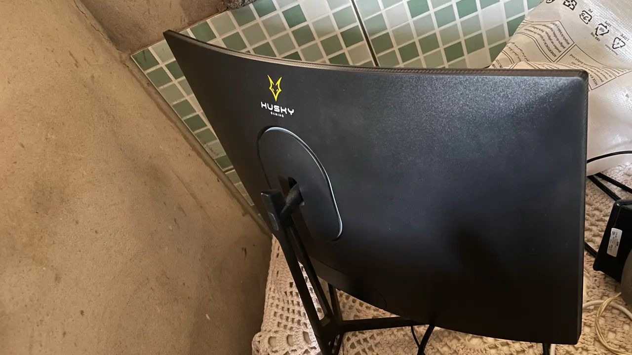 Vendo Monitor curvo Husky 165hz - Foto 2