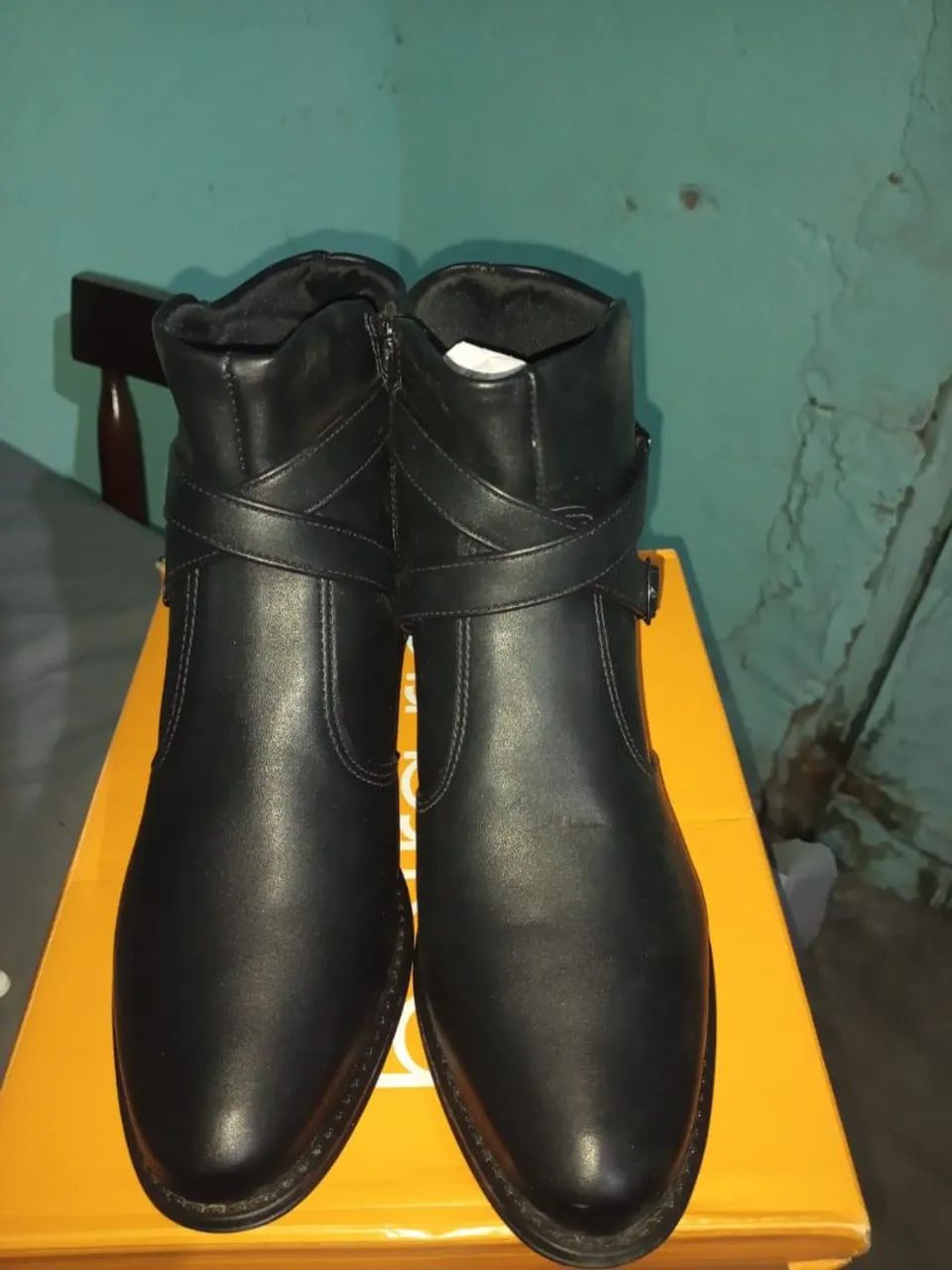 Bota preta cano baixo  n° 39 - Foto 3