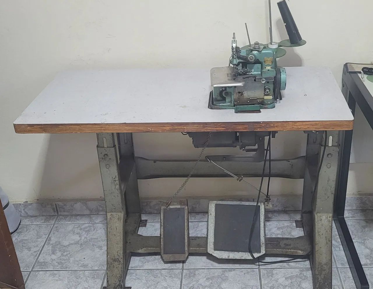 Maquina de costura Overlock - Foto 2