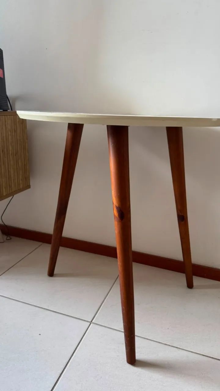 Mesa de apoio branca