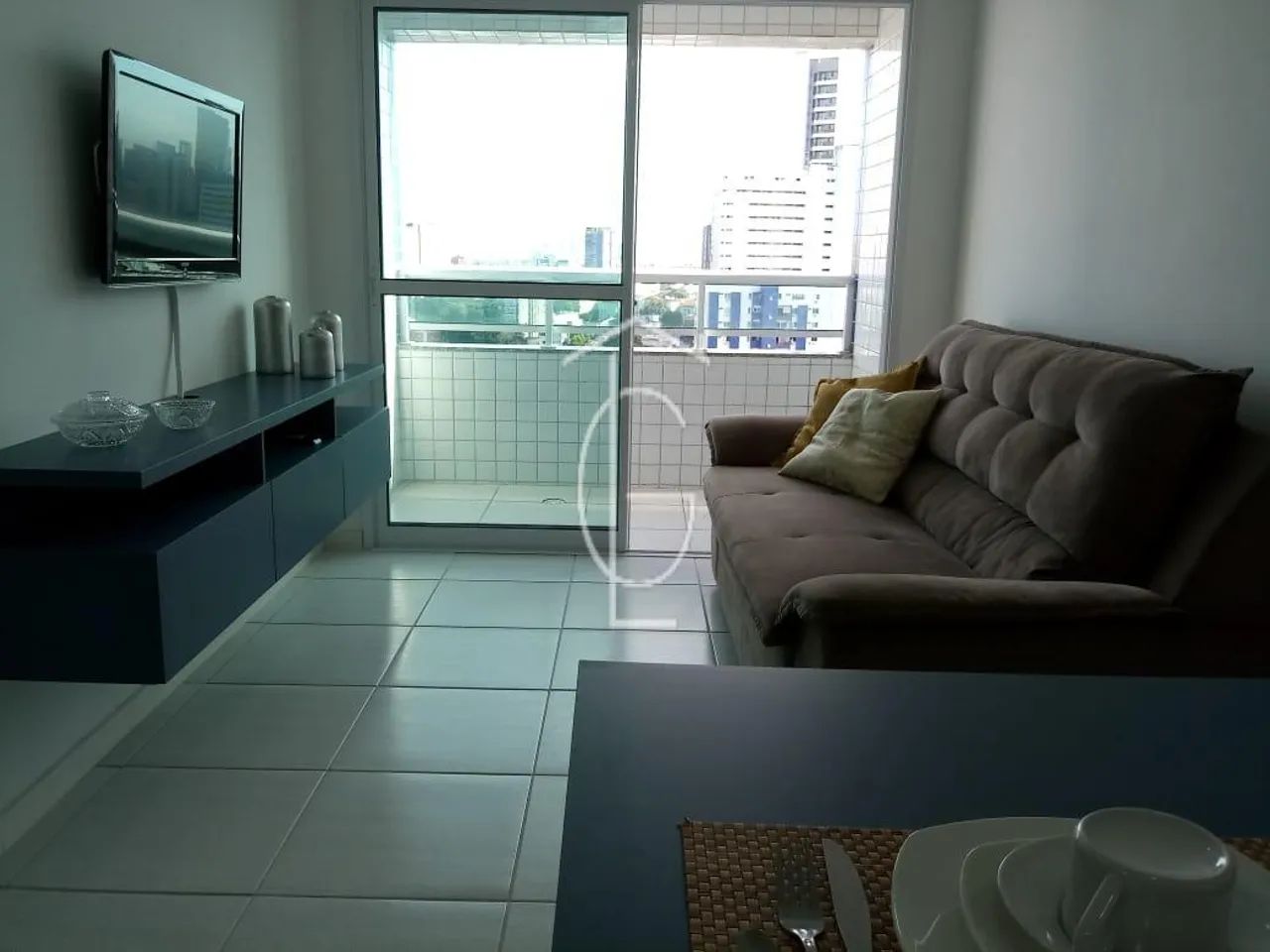 EXCELENTE FLAT MOBILIADO EM SANTO AMARO