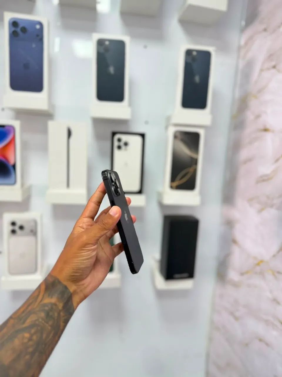 IPHONE 15 PRO MAX 256GB<br>R$ 4.399 - Foto 3