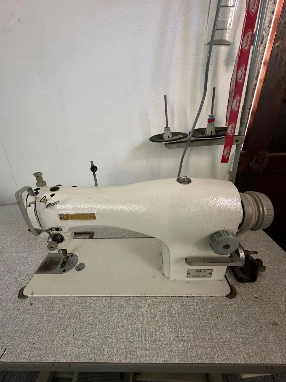 MÁQUINA RETA INDUSTRIAL SINGER  - Foto 2