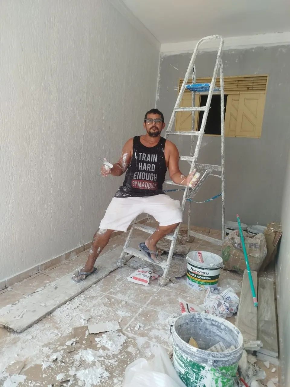 Gesseiro e pintor profissional