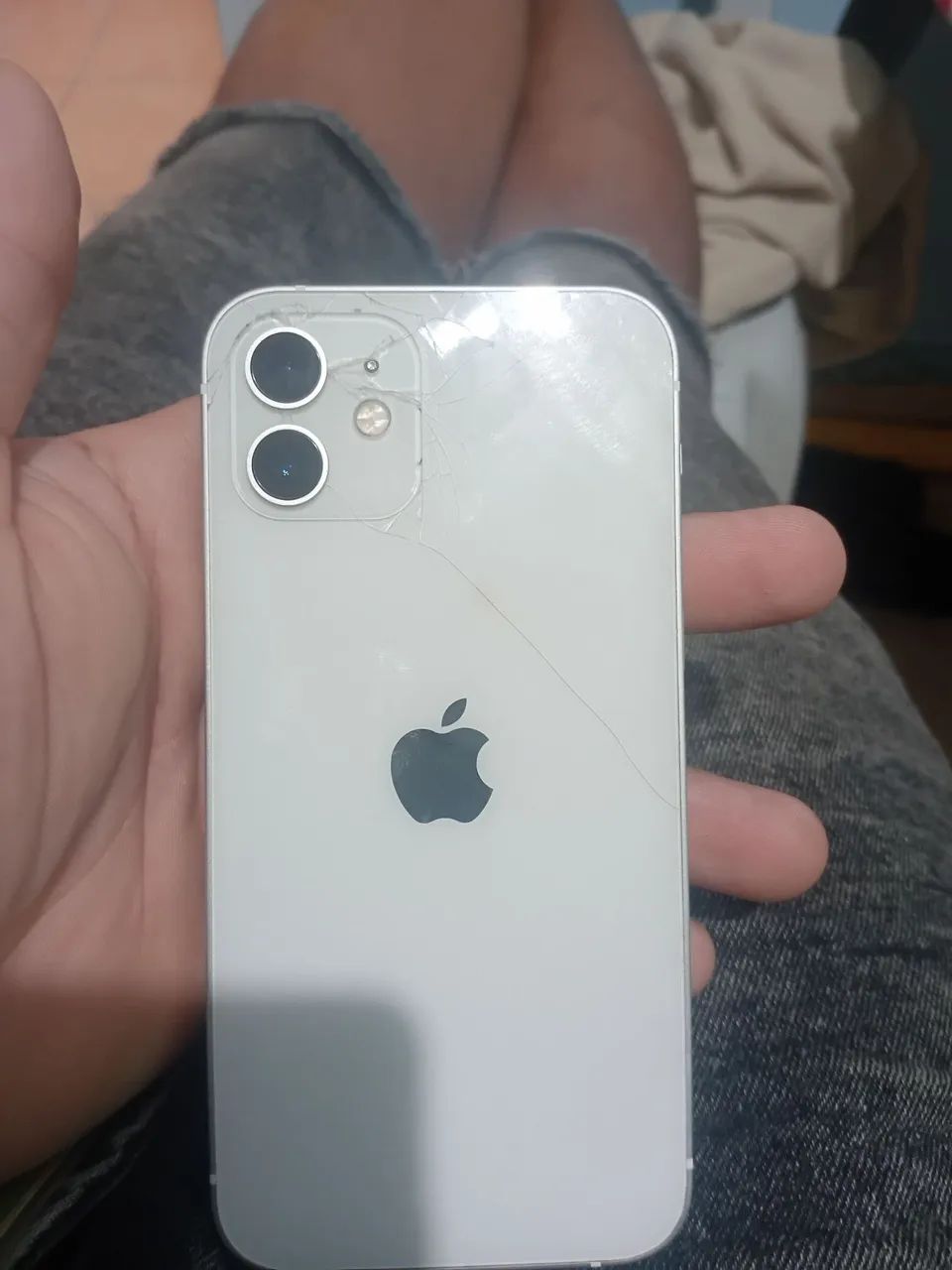 iPhone 12 com  problema na placa, telefone tá 0 nunca foi aberto