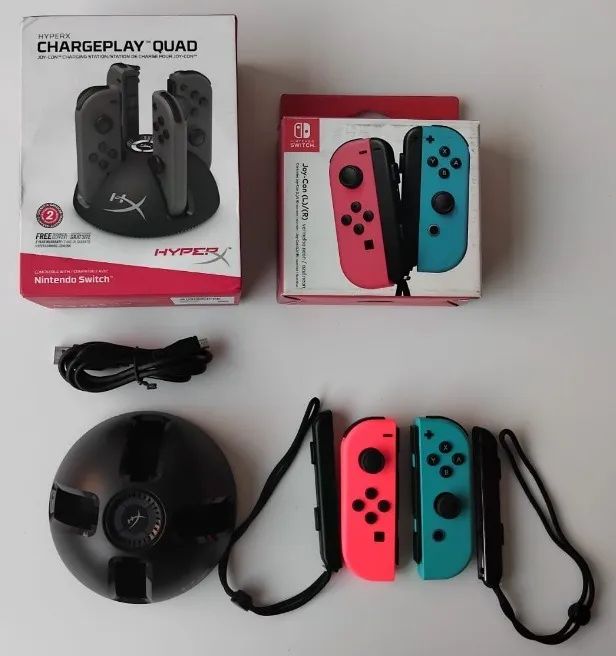 Controle joycon vermelho e azul (original) + carregador quad hyperX (original)