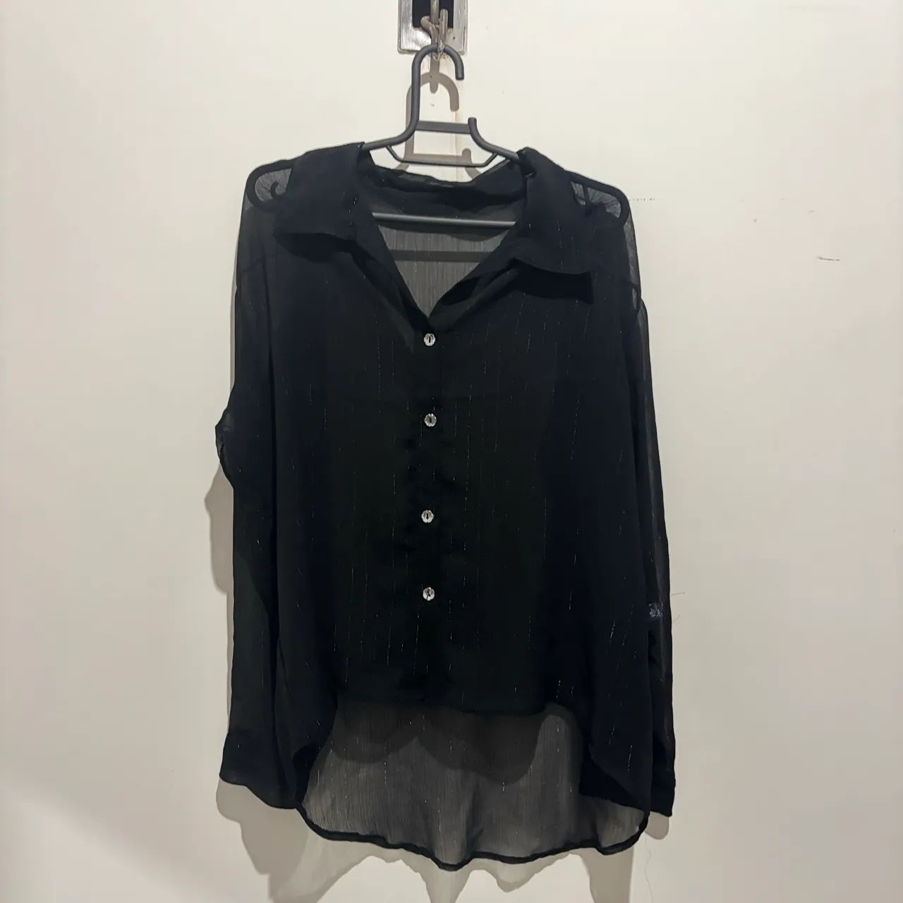 camisa de manga longa preta (usada)