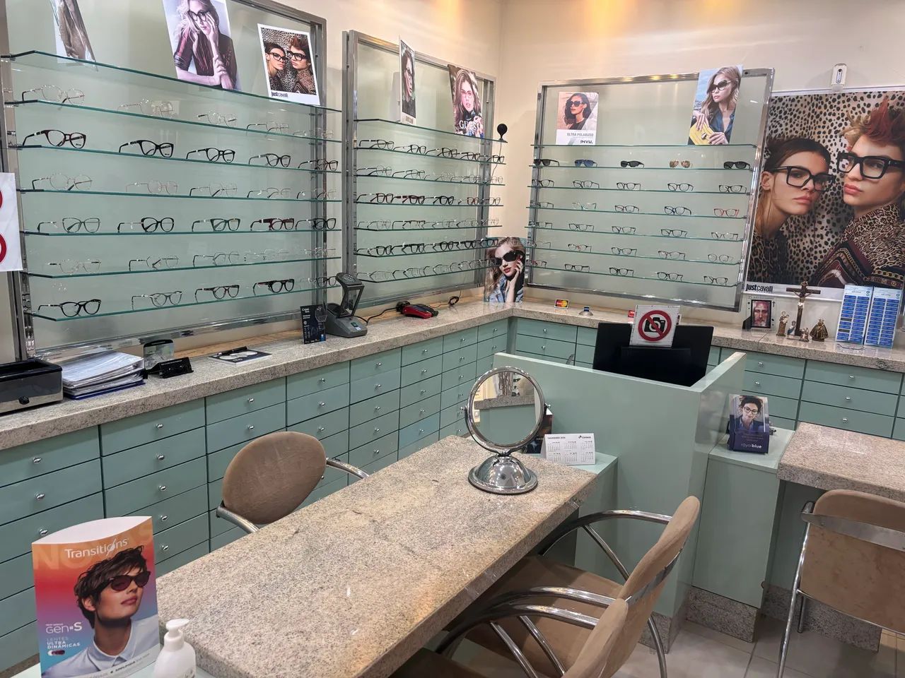 PONTO COMERCIAL EM CURITIBA-        ÓTICA COMPLETA EM FUNCIONAMENTO  - Foto 5