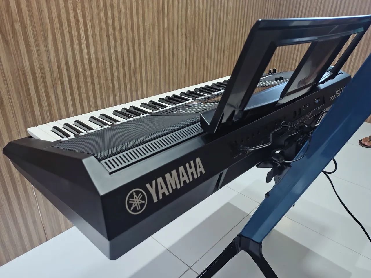 Teclado Yamaha PSR S975 - Foto 4
