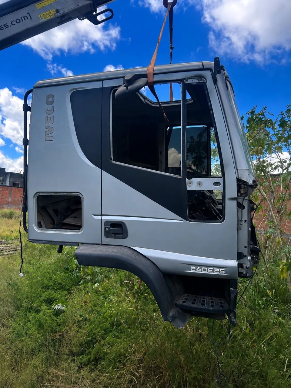 Cabine do Iveco 240e ano 10/11 - Foto 5