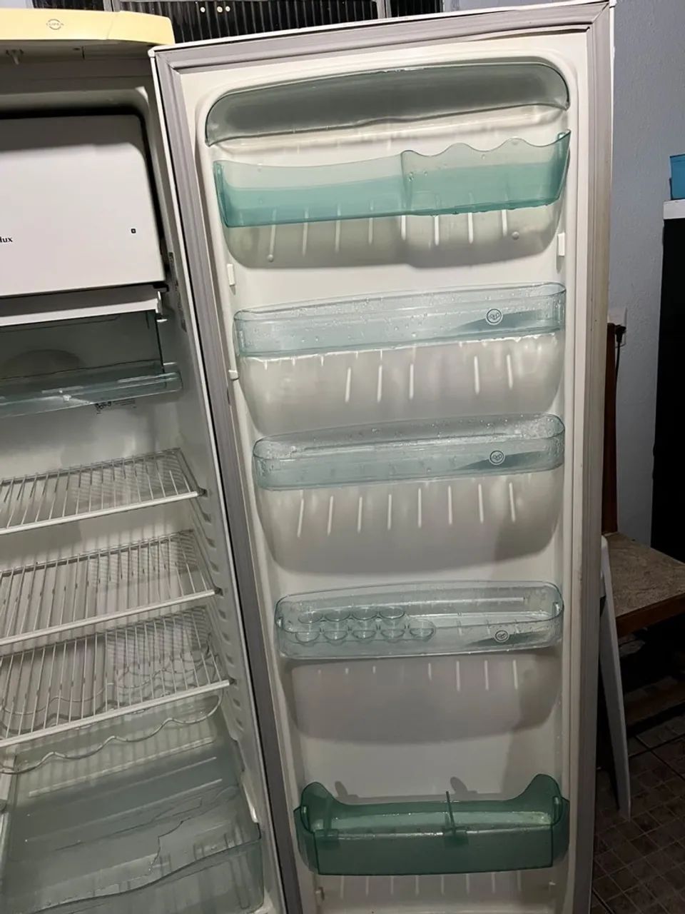 Vende-se geladeira Electrolux  - Foto 2