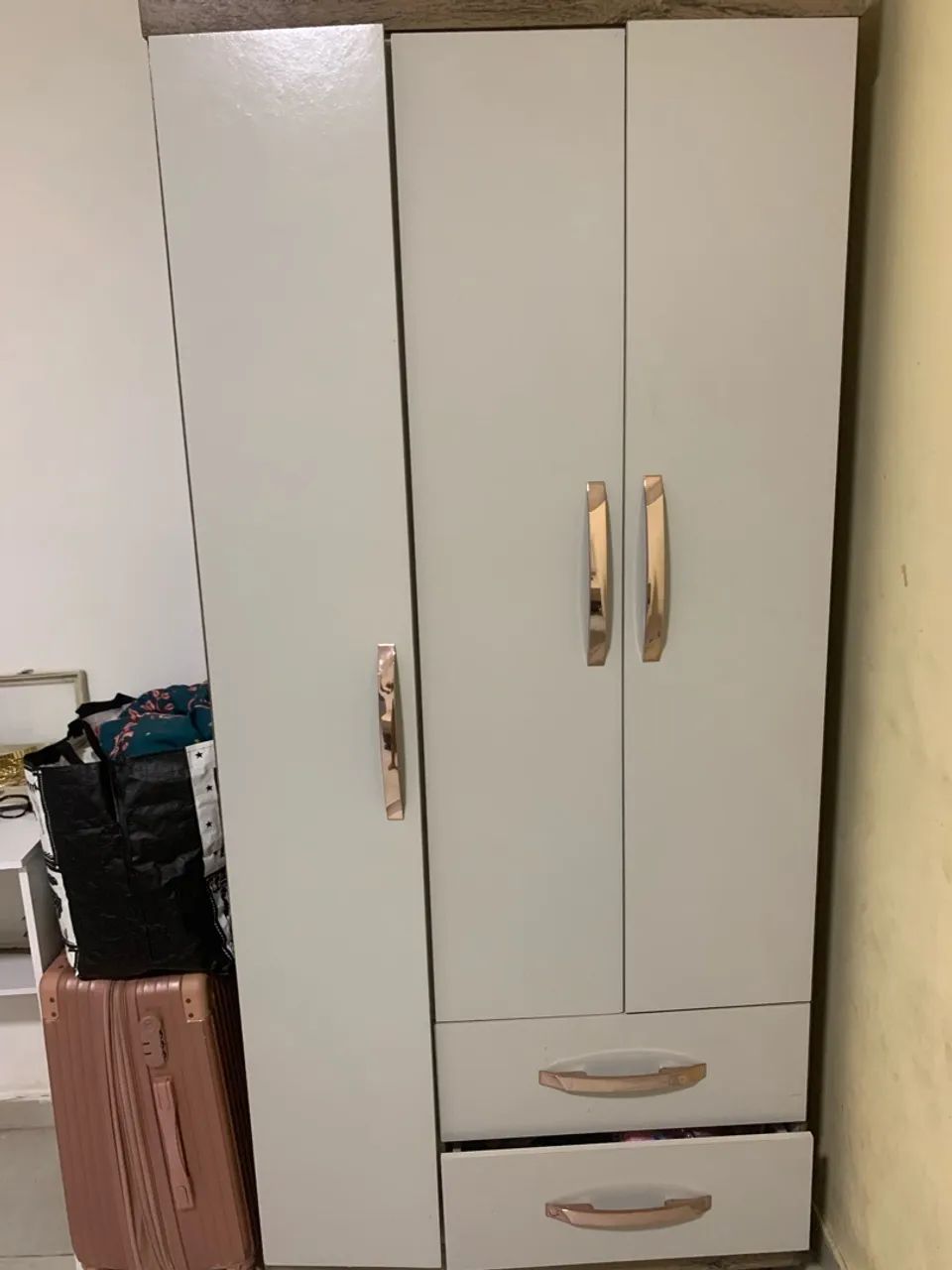 Guarda roupa de solteiro 