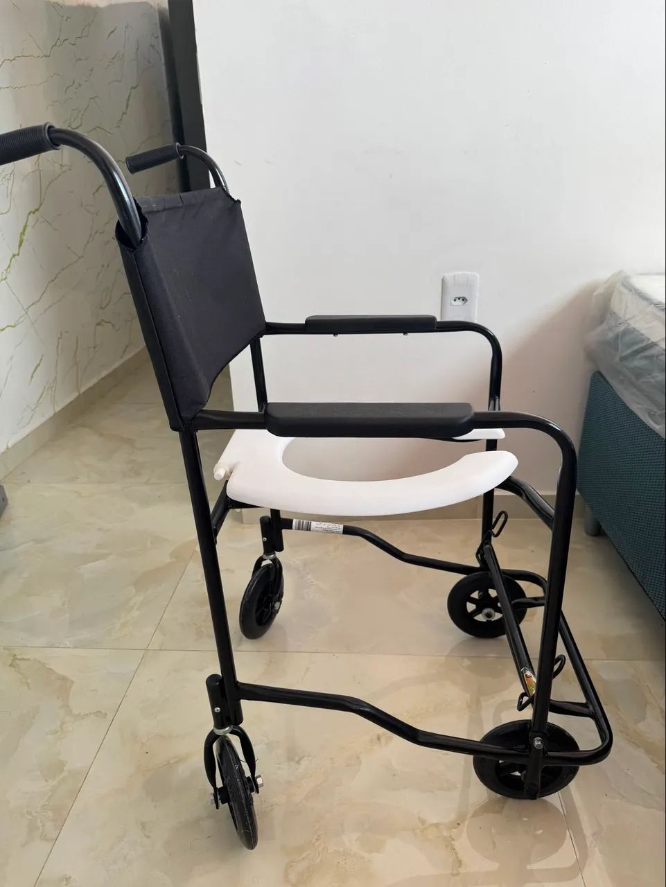 Cadeira de rodas para banho - Foto 2