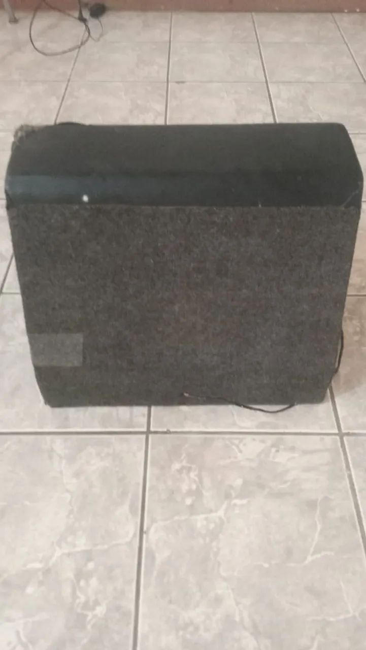 Subwoofer Fire montado em caixa dutada. Excelente!  - Foto 4