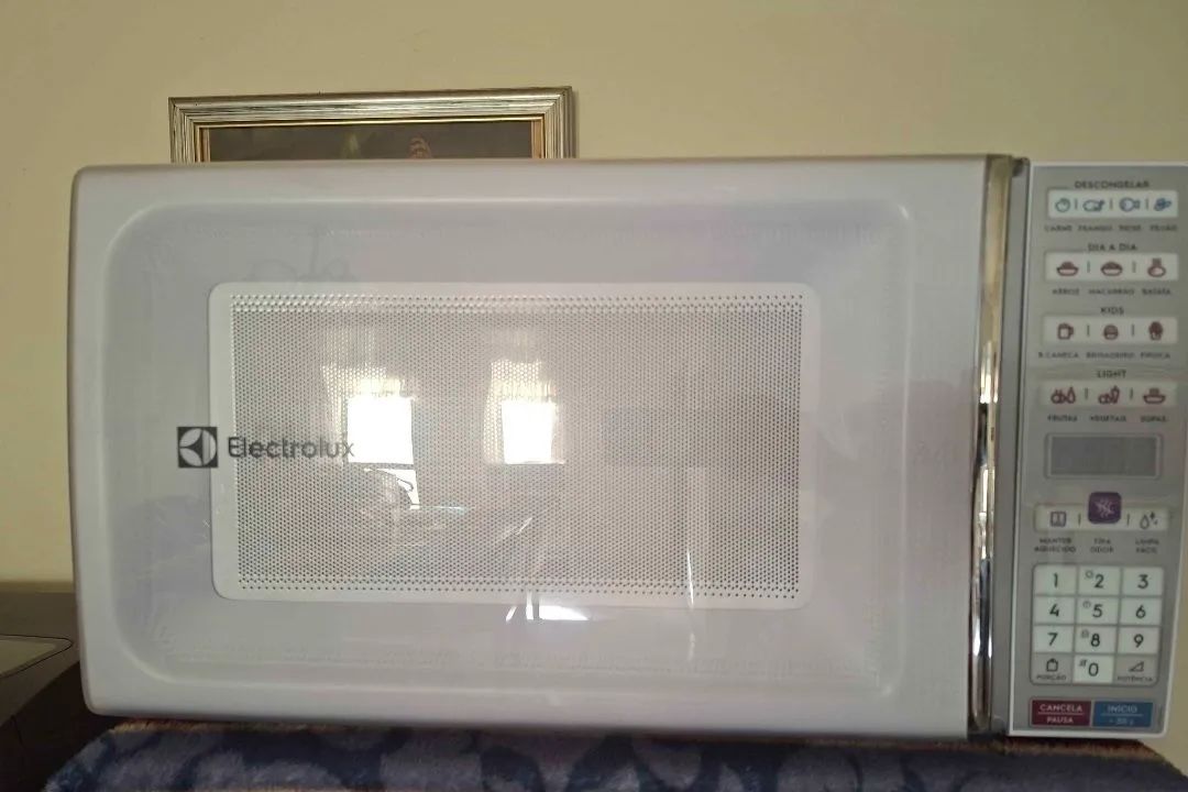 MICROONDAS ELECTROLUX 34L 