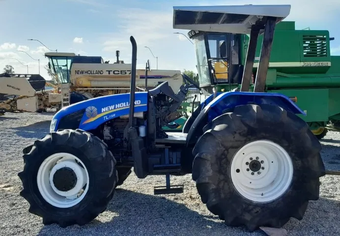 newlando TRATOR, NEW HOLLAND, MODELO, TT75 - ANO 2009 - Tratores e máquinas