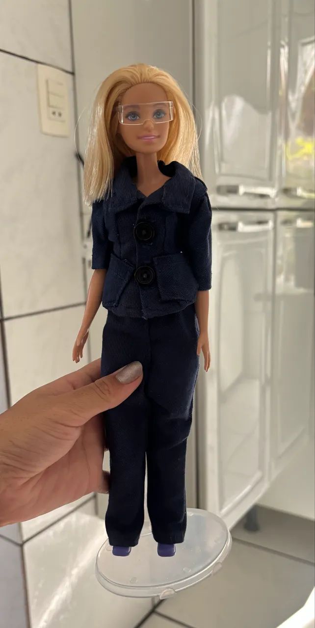 Barbie médica com suporte - Foto 2