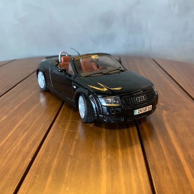 Audi TT Roadster - Maisto 1/18 - Hobbies e coleções - Santa