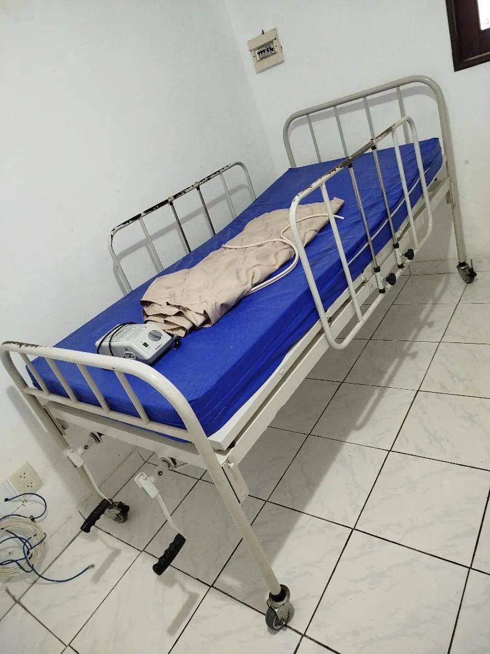 Cama hospitalar+ colchão+ colchão pneumático  - Foto 4