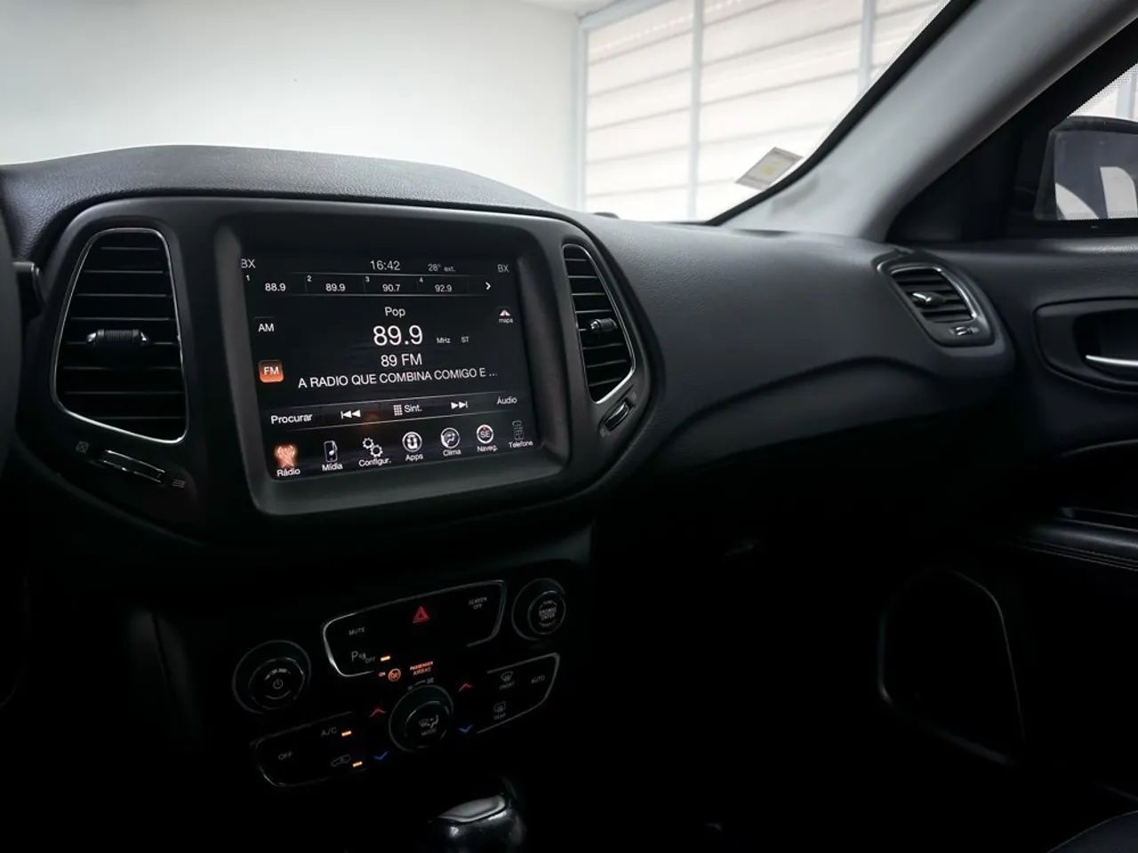 Jeep Compass Longitude 2.0 4X2 Flex 16V Aut. 2017 - Foto 4