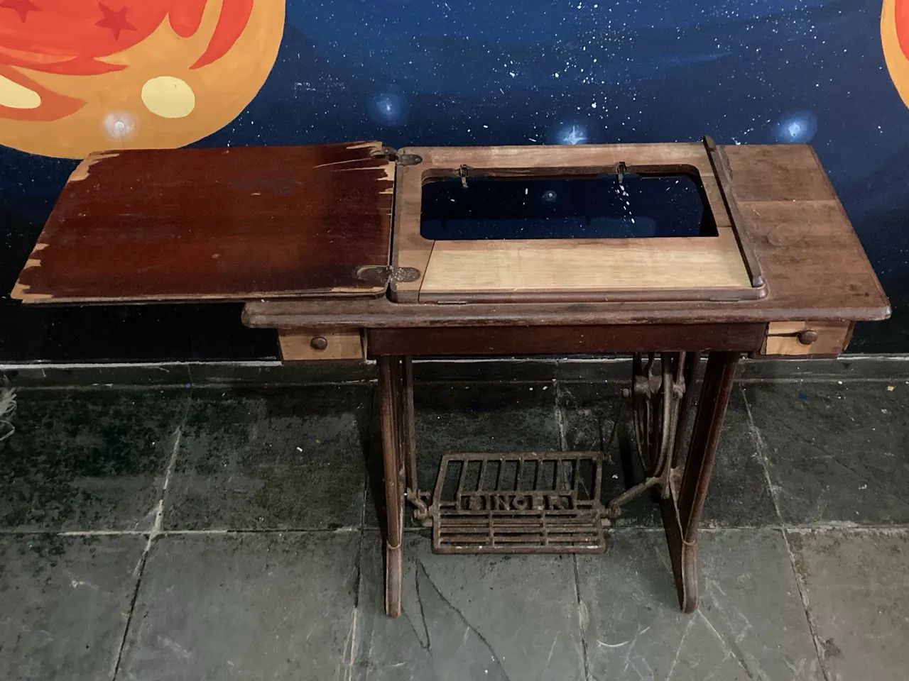 Mesa de máquina de costura original Singer - Foto 2