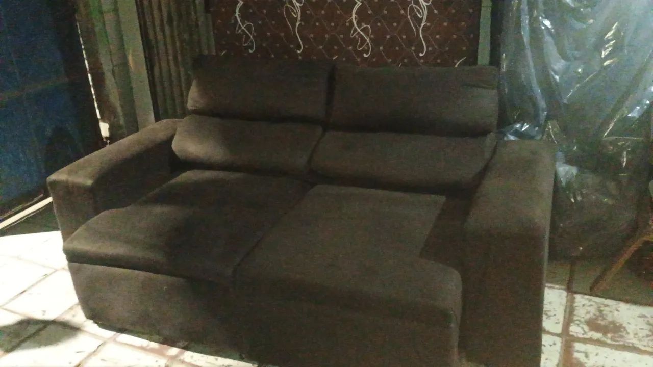 Vendo um sofá retrátil sofá novo  - Foto 3