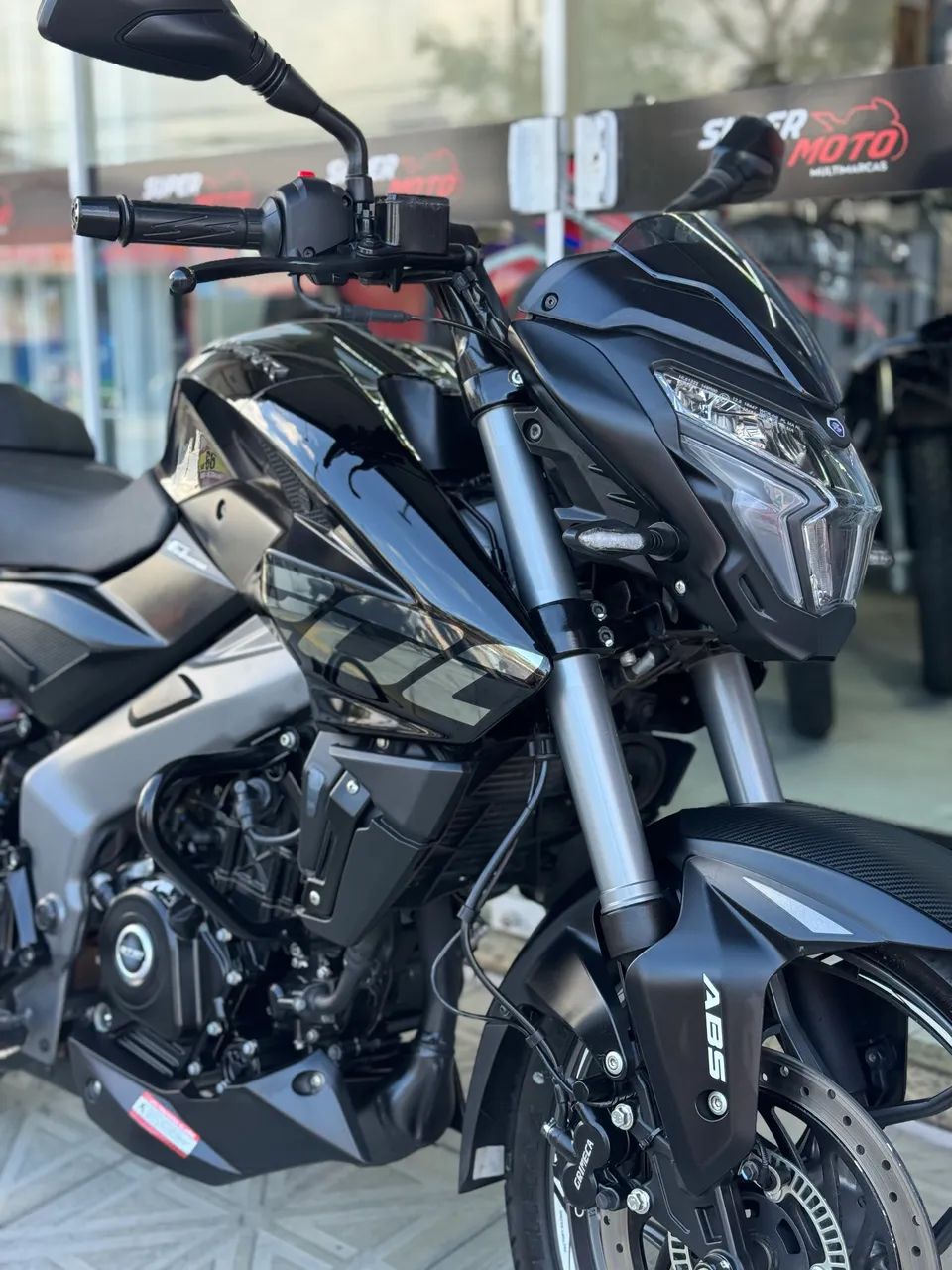 BAJAJ DOMINAR NS 200 2026 - Foto 3