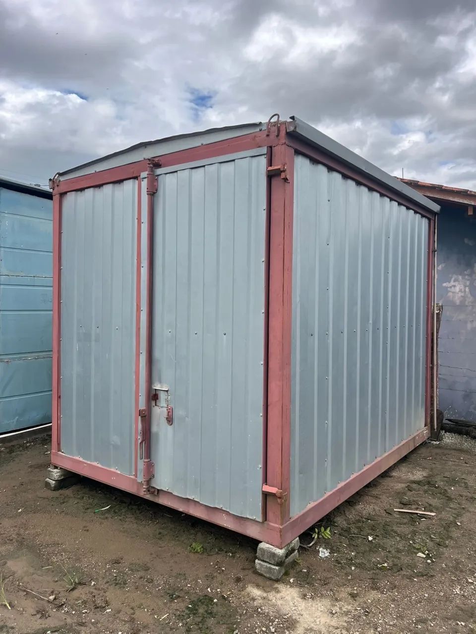 Container