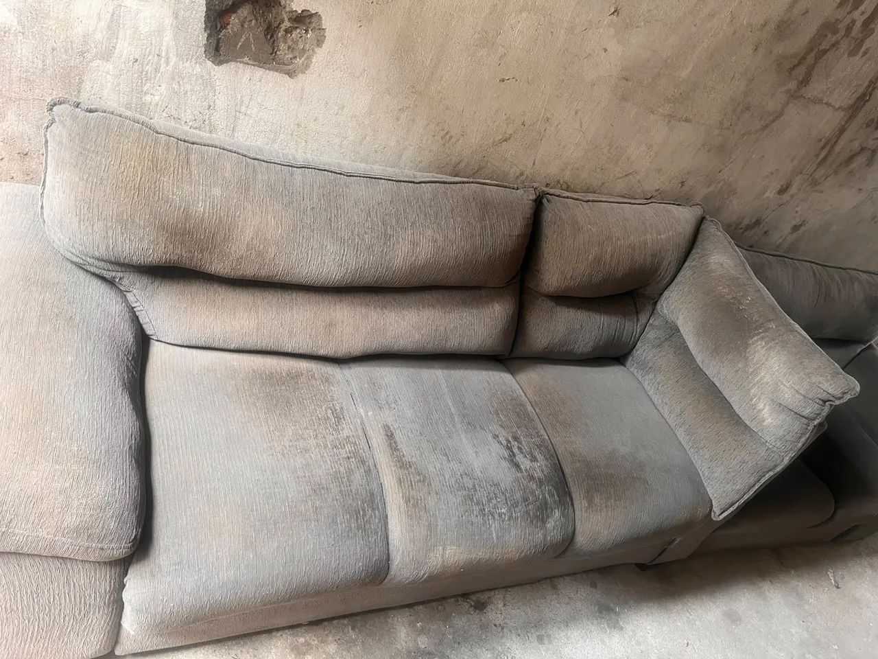 Vendo esse sofá de 3 e 2 lugar - Foto 2