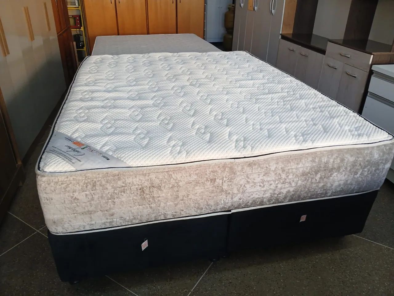Cama box Queen size Colchão Ortobom molas ensacandas dividimos TB cartão  - Foto 5