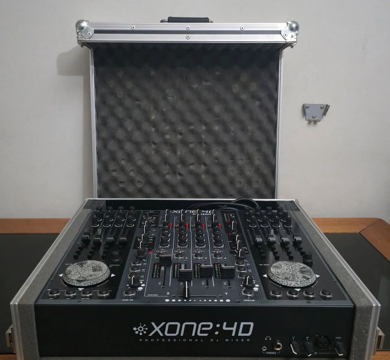 Allen & Heath Xone: 4D