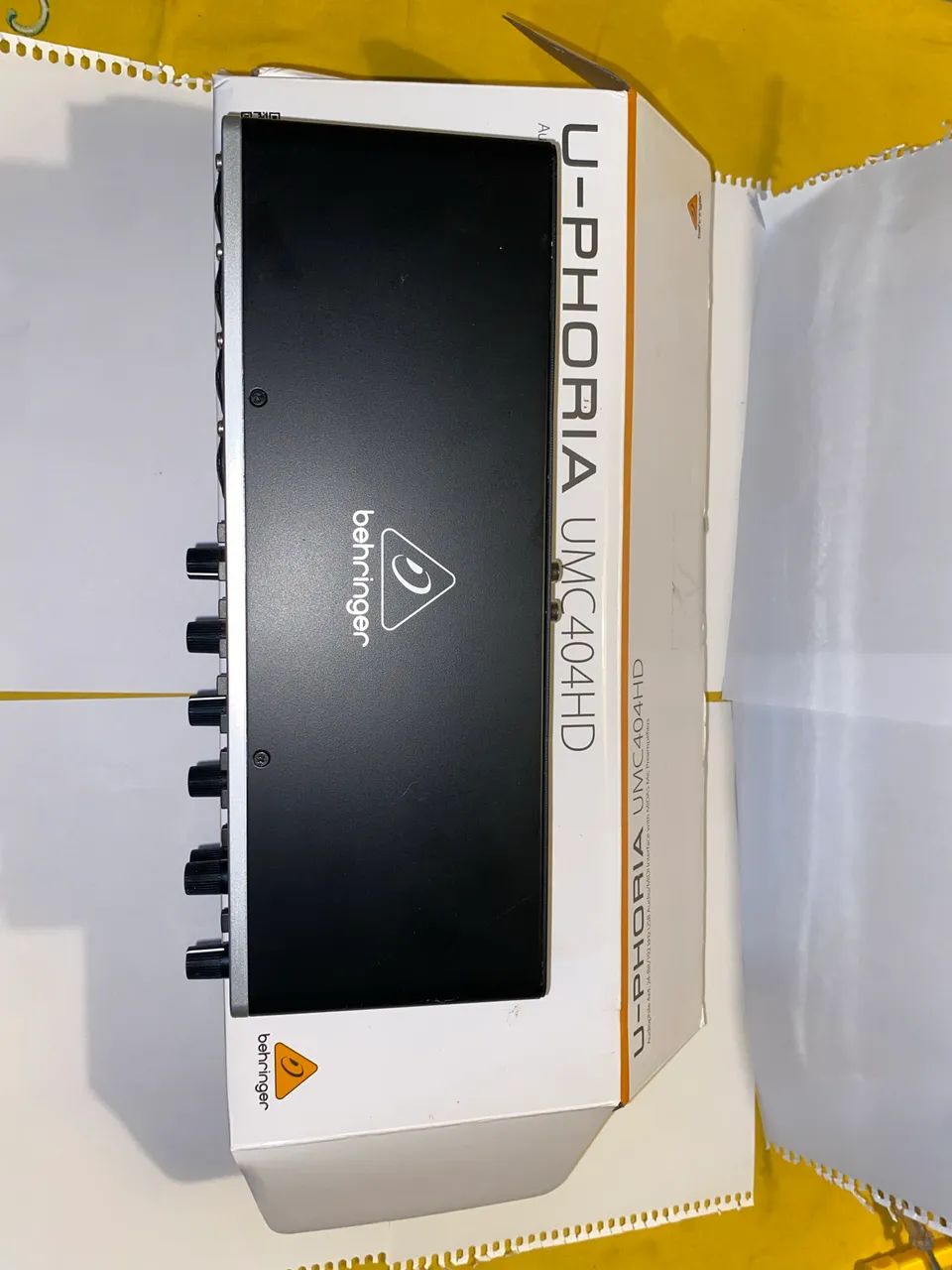 Interface de áudio Behringer 404 - Foto 4