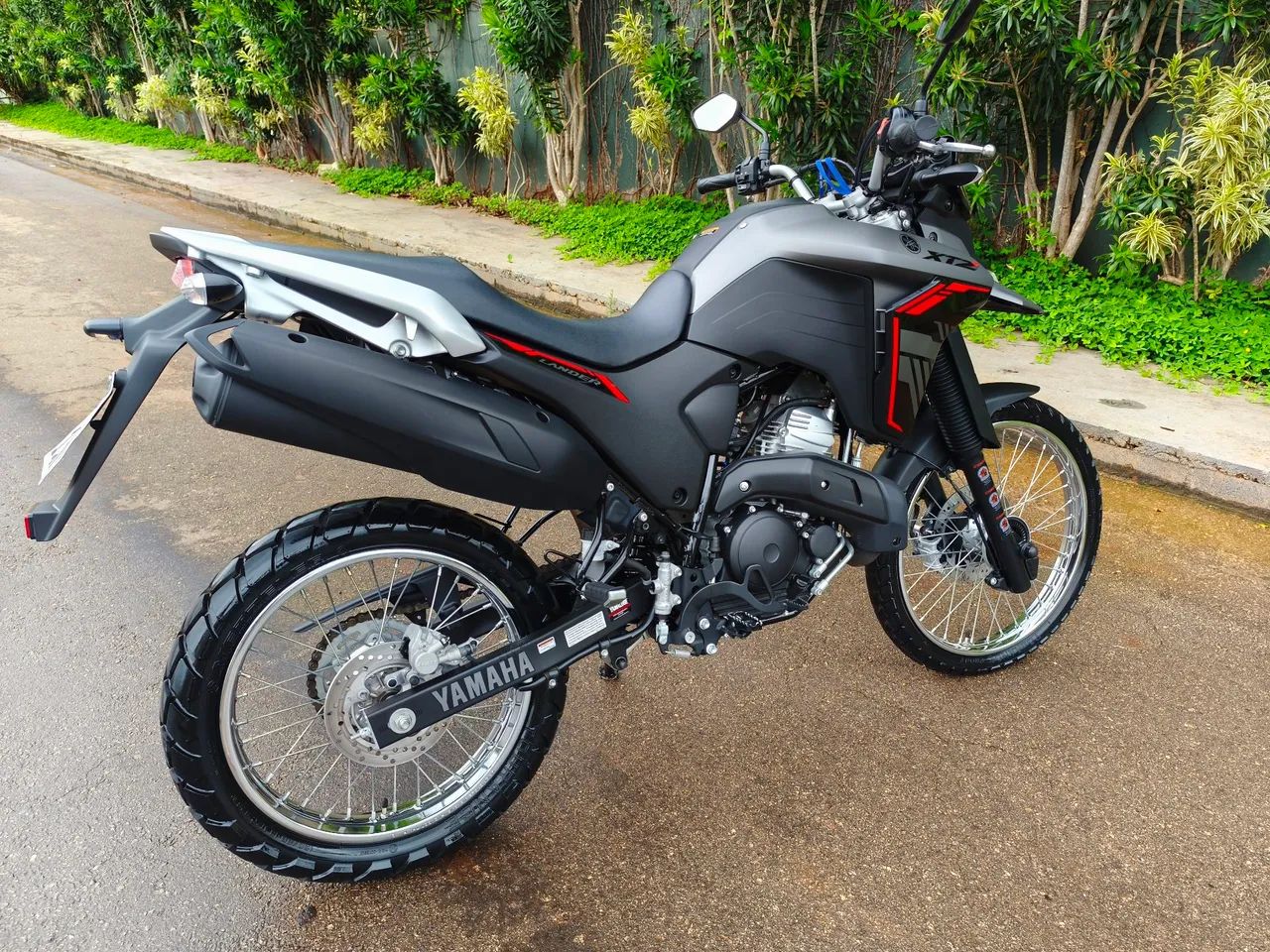 XTZ LANDER CONNECTED 250 cc - Foto 2