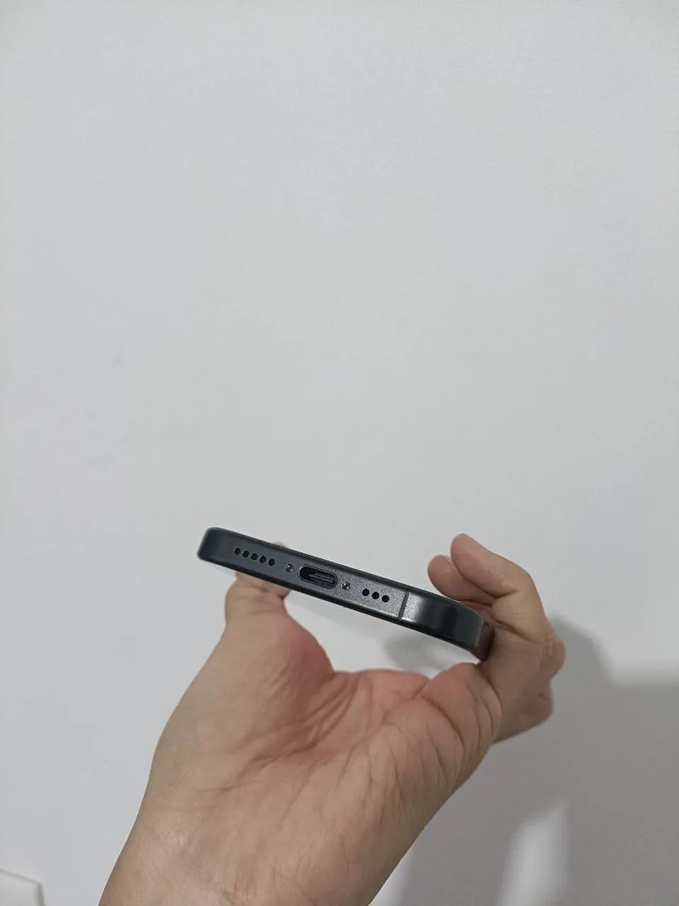 iPhone 16 Pro 128GB - Titânio preto - Foto 3