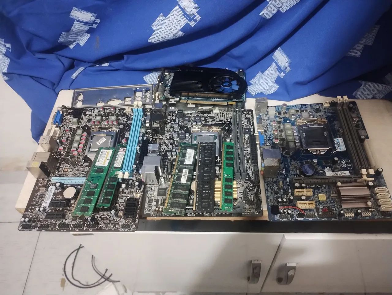 Lot de computador "lei abaixo"