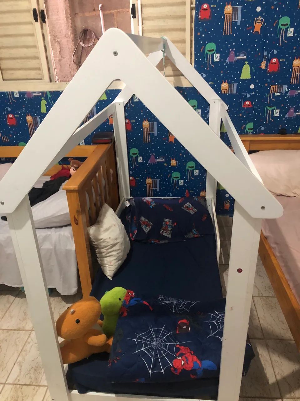 Cama de chão infantil 